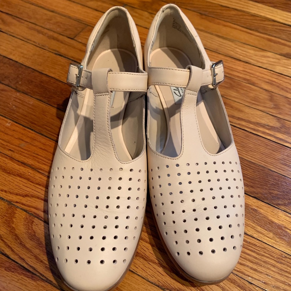 Clark MaryJanes size 9